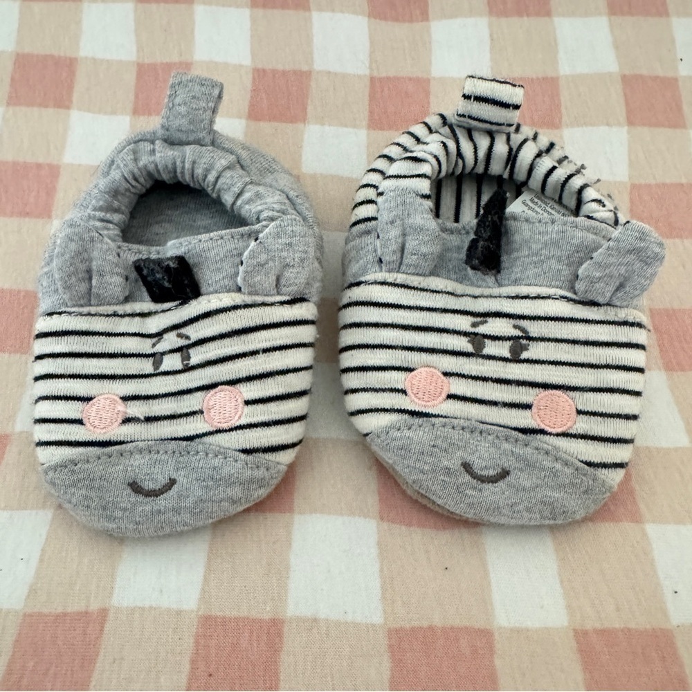 Zebra Demdaco Soft Baby Booties - Picture 5 of 9